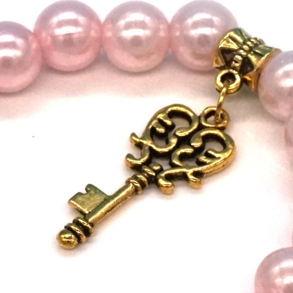 Bracelet Light Pink Pearls Dark Pink Pearls Rhinestones Antiqued Gold Key Charm - Picture 2 of 2
